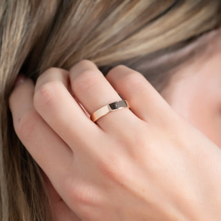 Plain wedding band with sleek polished finish – classic and minimalist design