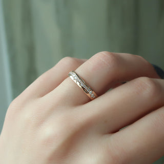 Twig wedding band with round diamonds – elegant, organic design inspired by nature