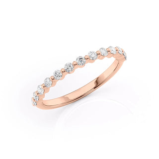 Half eternity wedding band with round diamonds – elegant and timeless design