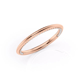 Unique wedding band with round diamonds – modern and artistic design