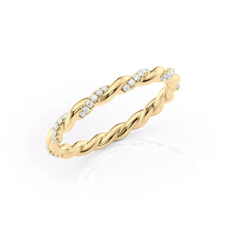 Twisted wedding band with round diamonds – elegant and unique braided design
