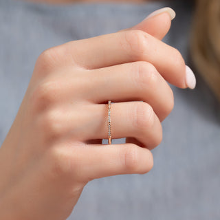 Round diamond pavé wedding band with sparkling micro-set stones – classic and elegant