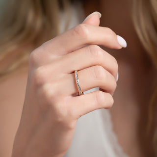 Half eternity wedding band with round diamonds – classic and elegant sparkle