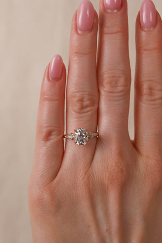 1.75 CT - 3.50 CT Oval Three Stone Diamond Engagement Ring