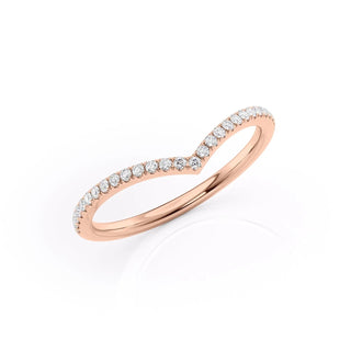 Curved wedding band with round diamonds – graceful and elegant contour design