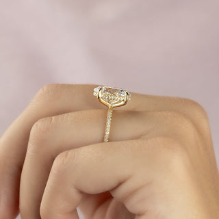 Oval CVD Diamond Engagement Ring with Hidden Halo & Pave Setting – 1.50 to 3.50 CT Lab-Grown Diamond in Elegant Design