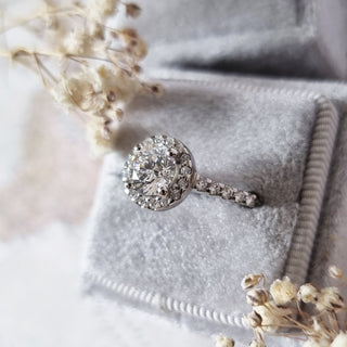 Round Halo Style Lab Grown Diamond Engagement Ring – Classic Beauty with Modern Sustainable Sparkle