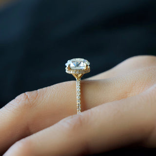 Round CVD Diamond Engagement Ring with Hidden Halo & Pave Setting – 1.50 to 3.50 CT Lab-Grown Diamond Sparkle