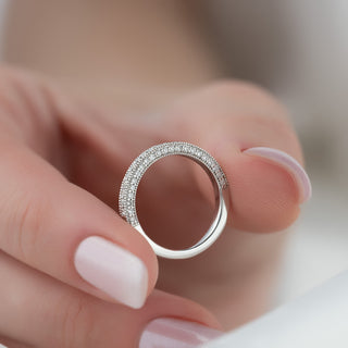 Vintage wedding band with round diamonds – antique-inspired design with intricate details