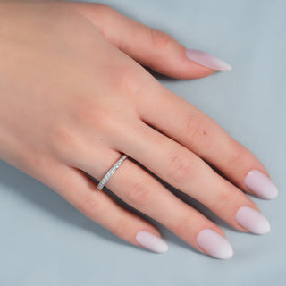 Half eternity wedding band with round diamonds – classic and elegant sparkle