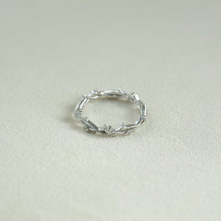 Round diamond twig wedding band – delicate nature-inspired design with organic charm