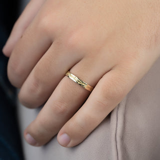 Classic plain wedding band with polished finish – simple and timeless design