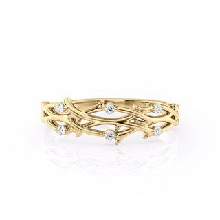 Twig wedding band with round diamonds – nature-inspired and elegant design