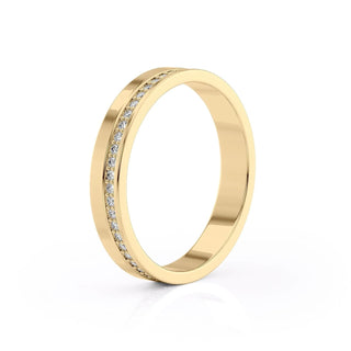 Pavé wedding band with round diamonds – classic sparkle in a refined setting