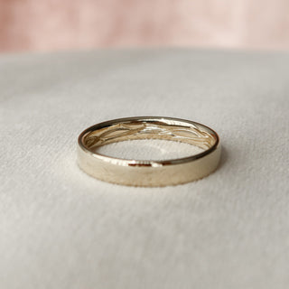 Minimalist plain wedding band with smooth polished finish – timeless unisex ring