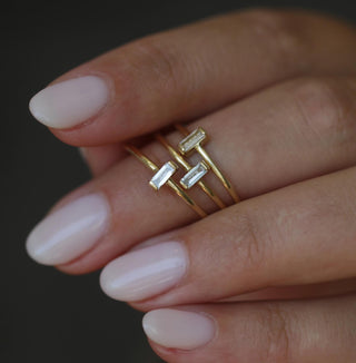 0.11 CT Baguette Solitaire CVD E/VS1 Diamond Engagement Ring - violetjewels