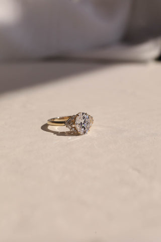 1.0 CT - 3.0 CT Oval Cluster Engagement Ring
