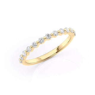 Half eternity wedding band with round diamonds – elegant and timeless design