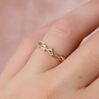 Round diamond twig wedding band – delicate nature-inspired design with organic charm