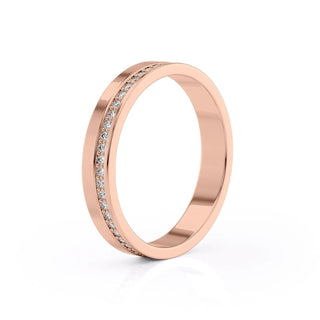 Pavé wedding band with round diamonds – classic sparkle in a refined setting