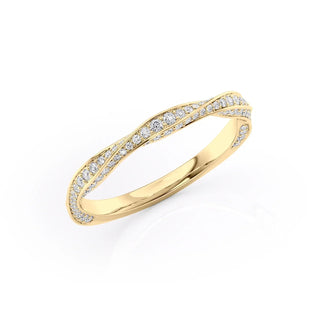 Twisted wedding band with round diamonds – stylish and elegant intertwined design