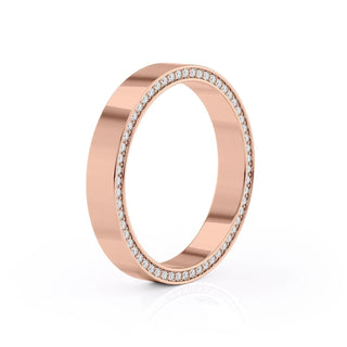 Unique wedding band with round diamonds – modern design with artistic flair