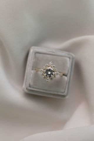 1.0 CT - 3.0 CT Round Halo Diamond Engagement Ring