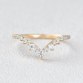 0.25 CT Round Cut Curved Moissanite Wedding Band - violetjewels