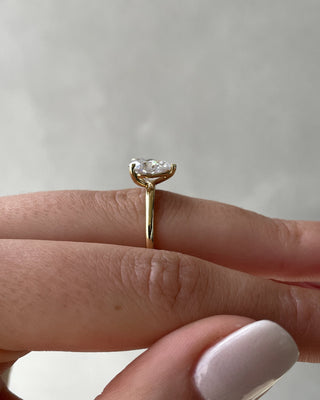 1.80 CT-3.80 CT Pear Solitaire Style E/VS1 Lab Grown Diamond Engagement Ring - violetjewels