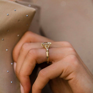 3.0-5.04 CT Round Shaped Lab Grown Diamond Unique Engagement Ring