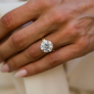 4.0-6.0 CT Round Shaped Lab Grown Diamond Solitaire Engagement Ring