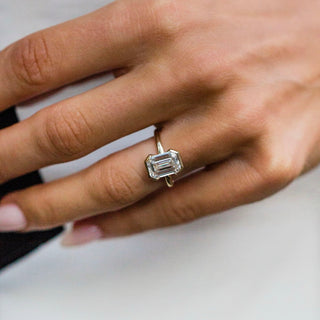 1.0-3.0 CT Emerald Shaped Lab Grown Diamond Bezel Solitaire Engagement Ring
