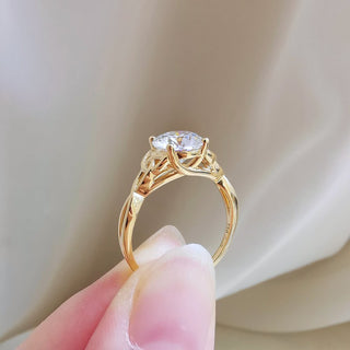 1.50 CT Round Cut Vintage Style Moissanite Engagement Ring