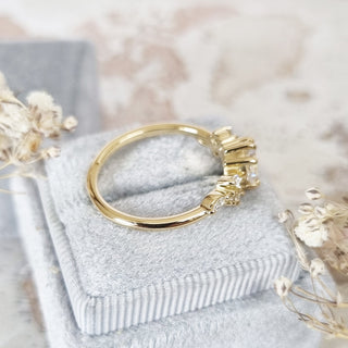 0.85 CT Round Cluster Style D/VVS2 Lab Grown Diamond Engagement Ring - violetjewels