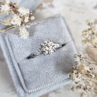 1.0 CT Round Cut Three Stone E/VS1 Lab Grown Diamond Engagement Ring - violetjewels