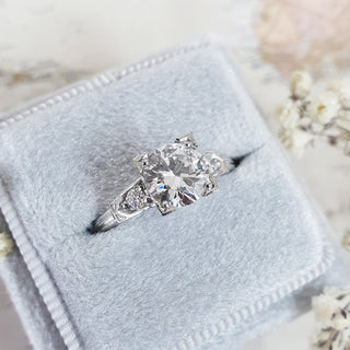 1.0 CT Round Cut Three Stone G/VS2 Lab Grown Diamond Engagement Ring - violetjewels