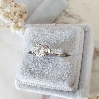 1.0 CT Round Cut Five Stone E/VS1 Lab Grown Diamond Engagement Ring - violetjewels