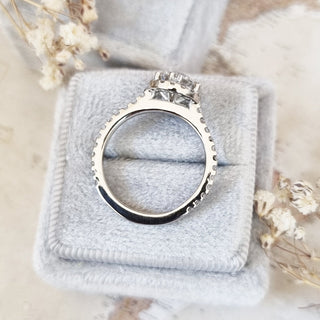 0.80 CT Round Cut Halo Style E/VS1 Lab Grown Diamond Engagement Ring - violetjewels