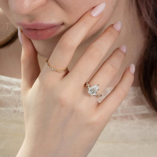 1.5-3.5 CT Pear  Lab Grown Diamond Cluster Setting Engagement Ring