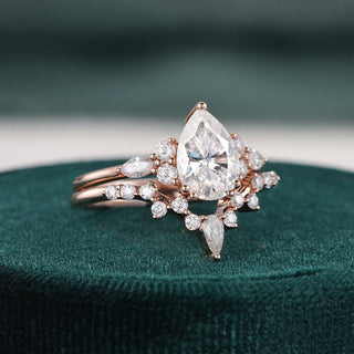1.50 CT Pear Cut Cluster Moissanite Bridal Ring Set - violetjewels