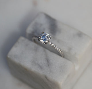 0.85 Carat Round CVD Diamond Engagement Ring with Elegant Pave Band – E Color, VS1 Clarity, Lab-Grown Brilliance