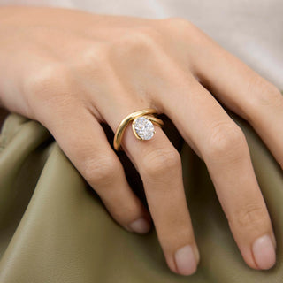 1.73-3.50 CT Oval Shaped Lab Grown Diamond Unique Engagement Ring