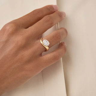 1.24-3.50 CT Oval Shaped Lab Grown Diamond Unique Engagement Ring