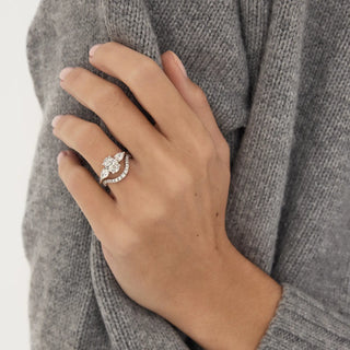 1.11-3.50  CT Oval Shaped Lab Grown Diamond Three Stone Engagement Ring