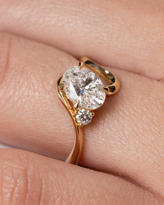 1.05- 2.0 CT Oval Lab Grown Diamond Unique Engagement Ring
