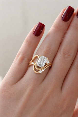 1.51-3.50 CT Emerald Lab Grown Diamond Unique Bridal Ring Set