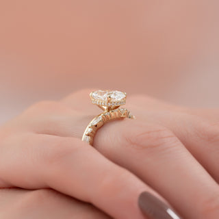 Curved wedding band with round and marquise diamonds – graceful and unique design
