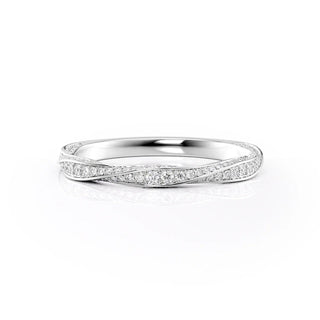 Twisted wedding band with round diamonds – stylish and elegant intertwined design