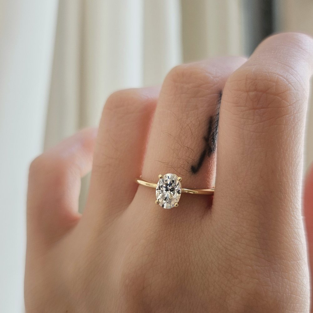 2.0 CT Oval Cut Solitaire Moissanite Engagement Ring