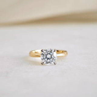 2.0 CT  Round Cut Solitaire Moissanite Engagement Ring